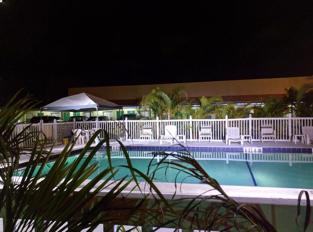 Sunshine Inn & Suites Venice, Florida Venice Gardens Eksteriør billede